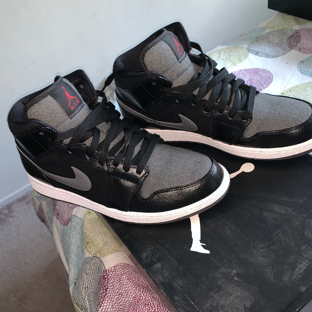 Nike Air Jordan 1 Mid Prem